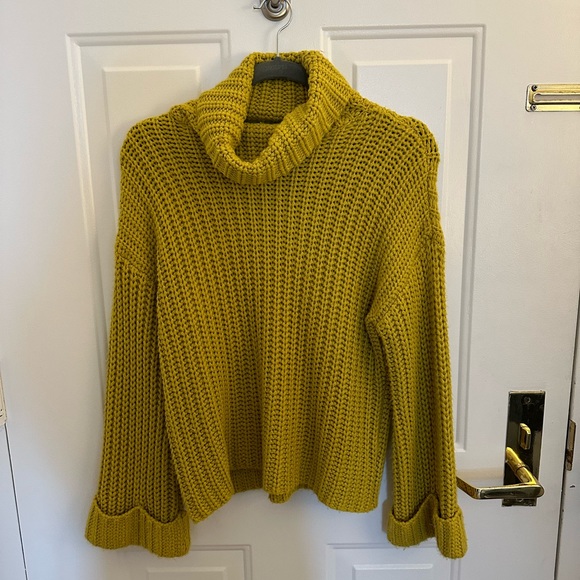 525 Turtleneck Sweater - XS - Mustard Yellow - Picture 4 of 8